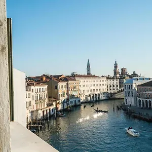 Ai Santi Apostoli 3*, Venedig Italien